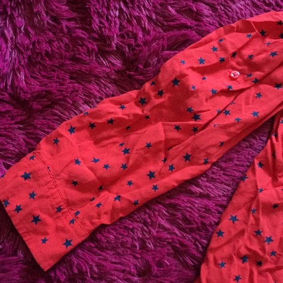 Old Navy red starry semi-button down top 💫 - Picture 7 of 12